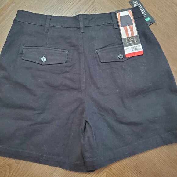 NWT Women's Banana Republic Pleat front black shorts size 8 - Picture 5 of 5